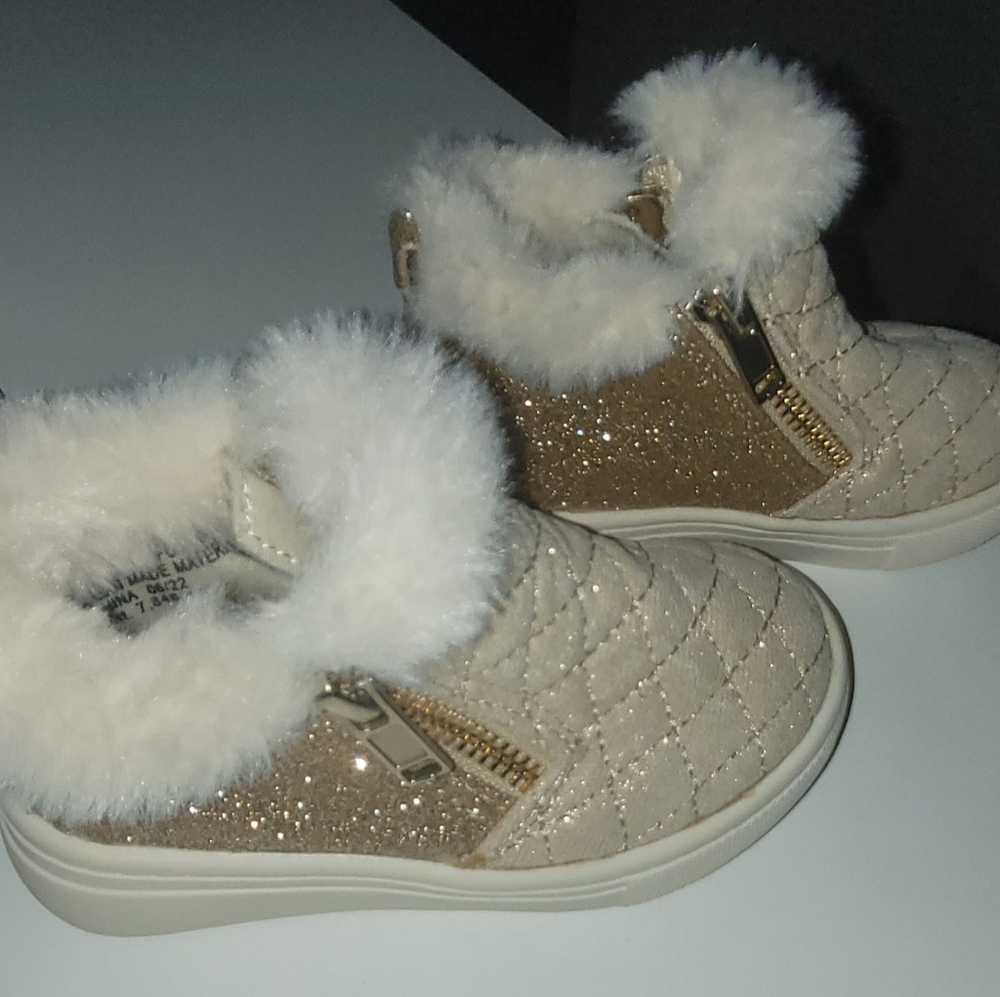 Girls shoes